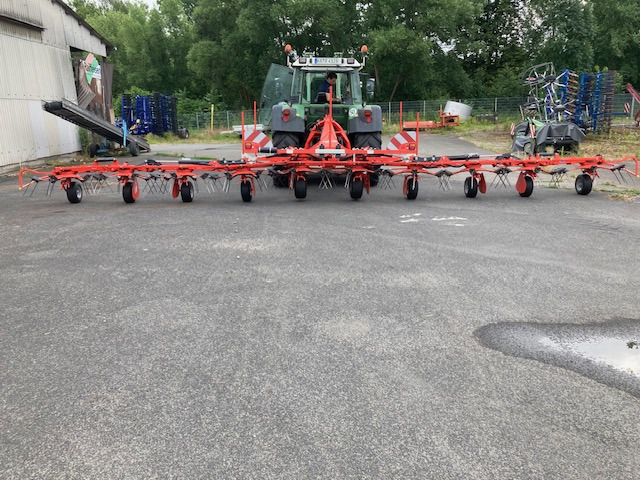 Kuhn GF 10803 Heuwender - Barkthyese/ Shkundës bari: foto 1 Kuhn GF 10803 Heuwender - Barkthyese/ Shkundës bari: foto 1