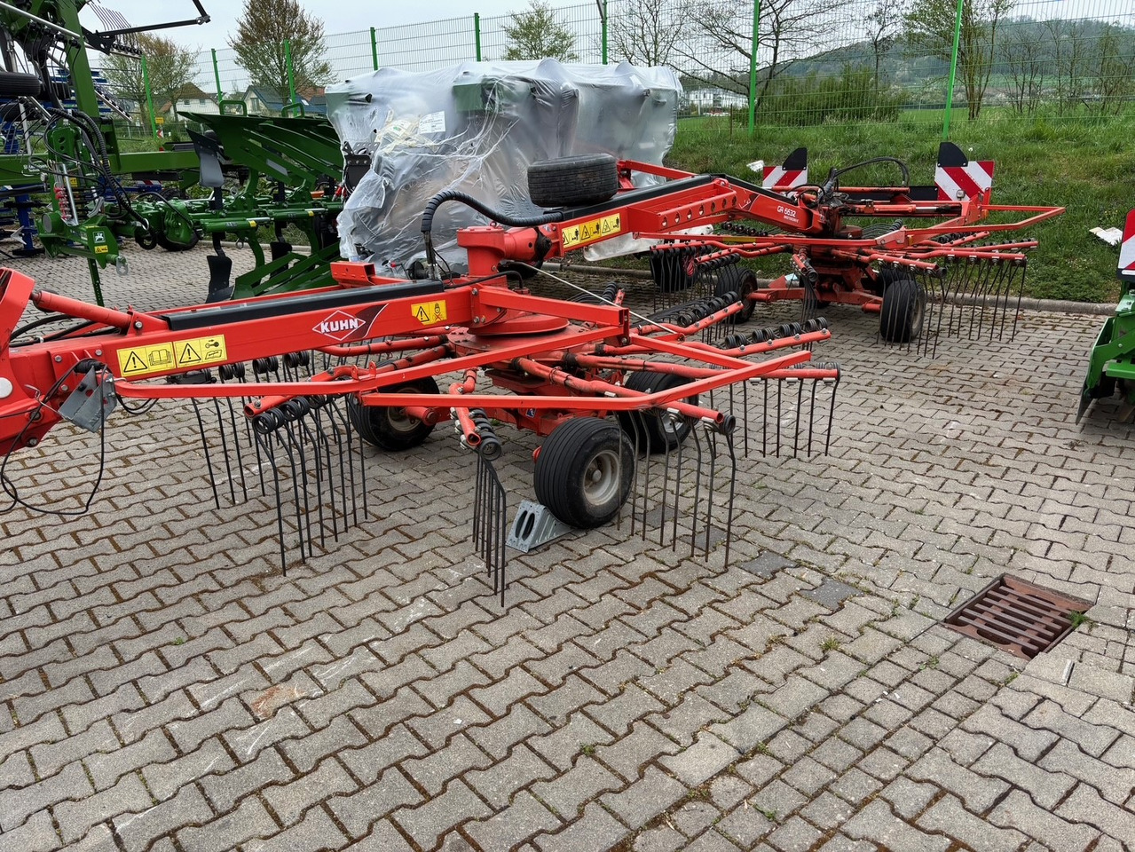 Kuhn Schwader 6632 - Barkthyese/ Shkundës bari: foto 1 Kuhn Schwader 6632 - Barkthyese/ Shkundës bari: foto 1