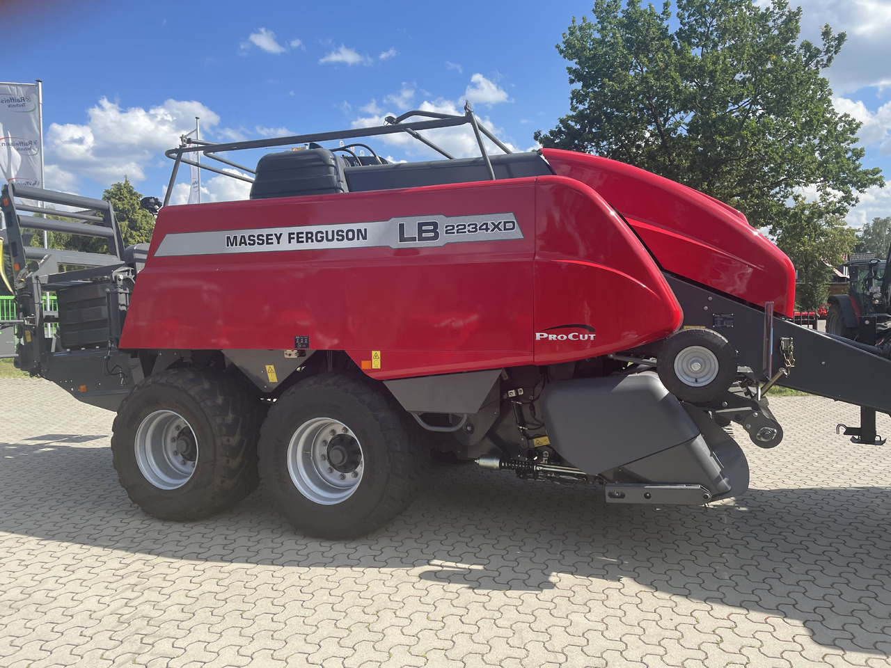Massey Ferguson 2234 XDTC EU - Dengmbledhëse katrore: foto 1 Massey Ferguson 2234 XDTC EU - Dengmbledhëse katrore: foto 1
