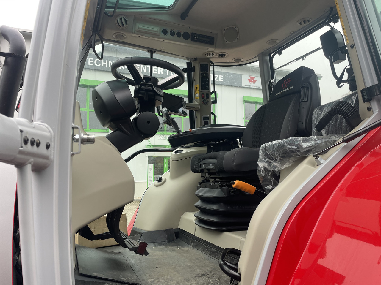 Massey Ferguson 7S.210 Dyna-VT EXCLUSIVE - Traktor: foto 4 Massey Ferguson 7S.210 Dyna-VT EXCLUSIVE - Traktor: foto 4