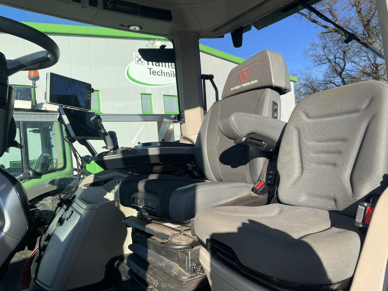 Massey Ferguson 8S.265 Dyna-VT EXCLUSIVE - Traktor: foto 3 Massey Ferguson 8S.265 Dyna-VT EXCLUSIVE - Traktor: foto 3