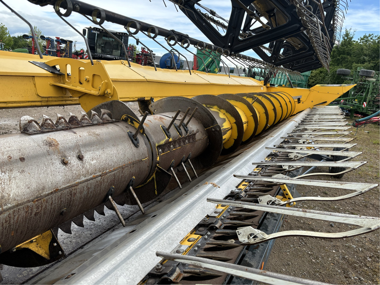 New Holland Schneidwerk Varifeed12.5 - Autokombajnë: foto 2 New Holland Schneidwerk Varifeed12.5 - Autokombajnë: foto 2