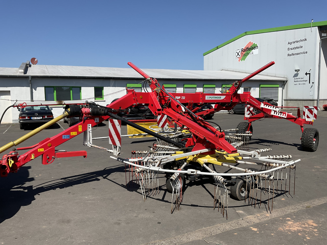 Pöttinger Top 722 Seitenschwader - Barkthyese/ Shkundës bari: foto 1 Pöttinger Top 722 Seitenschwader - Barkthyese/ Shkundës bari: foto 1