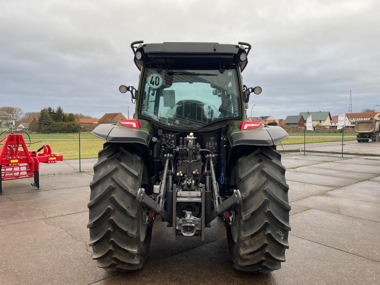Valtra A105MH4 2B0 - Traktor: foto 4 Valtra A105MH4 2B0 - Traktor: foto 4