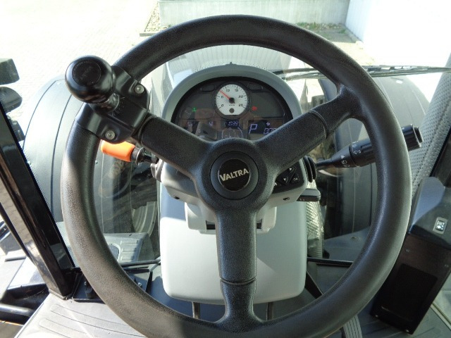 Valtra S274 - Traktor: foto 4 Valtra S274 - Traktor: foto 4