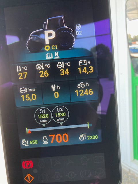 Valtra T 235 Versu - Traktor: foto 2 Valtra T 235 Versu - Traktor: foto 2