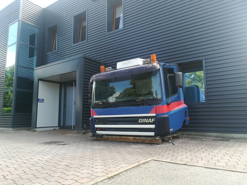 DAF CF65 CF75 CF85 Euro 3 - Kabina dhe interier për Kamioni: foto 1 DAF CF65 CF75 CF85 Euro 3 - Kabina dhe interier për Kamioni: foto 1