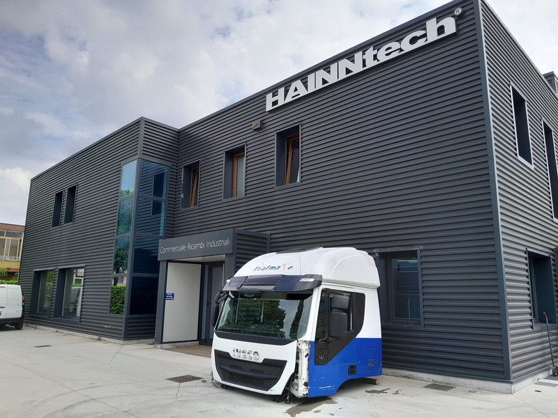 Iveco Stralis AT HI-ROAD - Kabina dhe interier për Kamioni: foto 1 Iveco Stralis AT HI-ROAD - Kabina dhe interier për Kamioni: foto 1