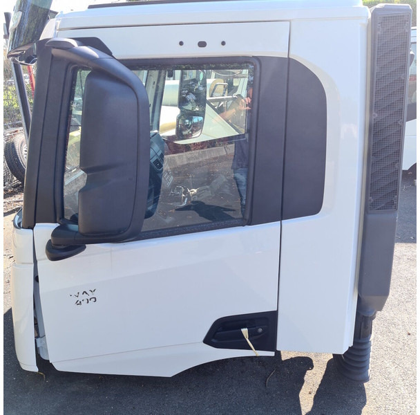 Iveco T-Way / X-Way / S-Way (day cab) - Kabina dhe interier për Kamioni: foto 3 Iveco T-Way / X-Way / S-Way (day cab) - Kabina dhe interier për Kamioni: foto 3