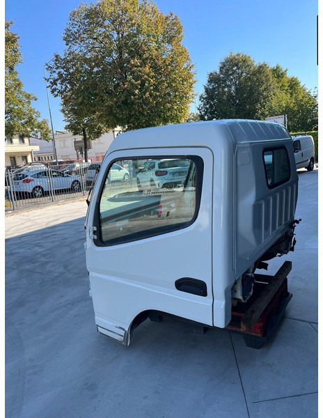 Mitsubishi CANTER S TYPE MODEL - Kabina dhe interier për Kamioni: foto 3 Mitsubishi CANTER S TYPE MODEL - Kabina dhe interier për Kamioni: foto 3