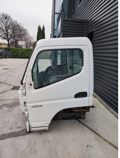 Mitsubishi Fuso CANTER S TYPE EURO 5 EURO 6 MODEL - Kabina dhe interier për Kamioni: foto 2 Mitsubishi Fuso CANTER S TYPE EURO 5 EURO 6 MODEL - Kabina dhe interier për Kamioni: foto 2