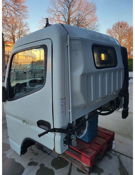 Mitsubishi Fuso "S" Fuso - Kabina dhe interier për Kamioni: foto 5 Mitsubishi Fuso "S" Fuso - Kabina dhe interier për Kamioni: foto 5