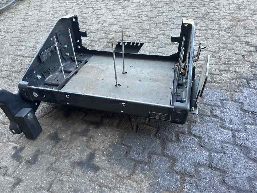 MAN BATTERY BOX 81.41860-5408 - Telajo/ Shasia për Kamioni: foto 1 MAN BATTERY BOX 81.41860-5408 - Telajo/ Shasia për Kamioni: foto 1