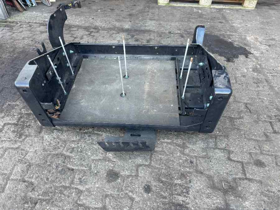 MAN BATTERY BOX 81.41860-5408 - Telajo/ Shasia për Kamioni: foto 2 MAN BATTERY BOX 81.41860-5408 - Telajo/ Shasia për Kamioni: foto 2