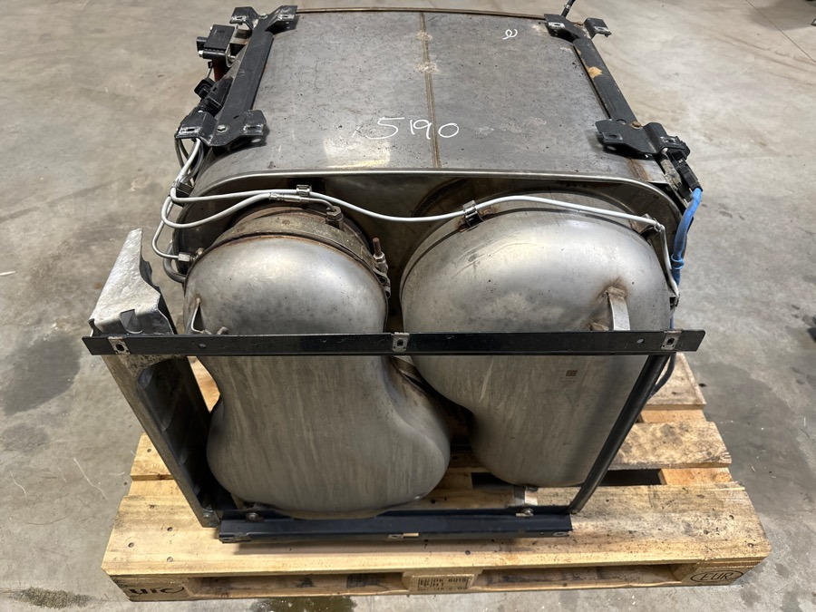 MAN EXCHAUST SILENCER 81.15103-6131 - Sistemi i shkarkimit për Kamioni: foto 2 MAN EXCHAUST SILENCER 81.15103-6131 - Sistemi i shkarkimit për Kamioni: foto 2