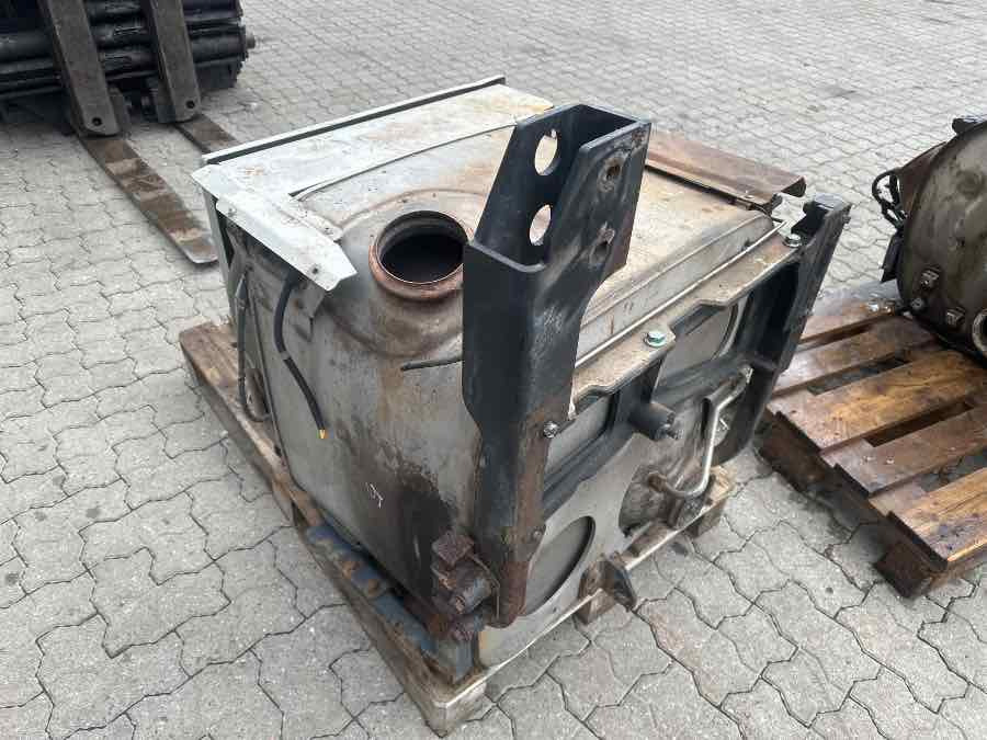 MAN EXHAUST 81.15103-6123 - Sistemi i shkarkimit për Kamioni: foto 2 MAN EXHAUST 81.15103-6123 - Sistemi i shkarkimit për Kamioni: foto 2