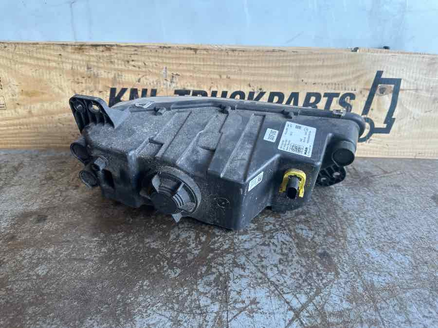 MAN FOG LAMP 81.25204-0001 - Dritat/ Ndriçimi për Kamioni: foto 2 MAN FOG LAMP 81.25204-0001 - Dritat/ Ndriçimi për Kamioni: foto 2