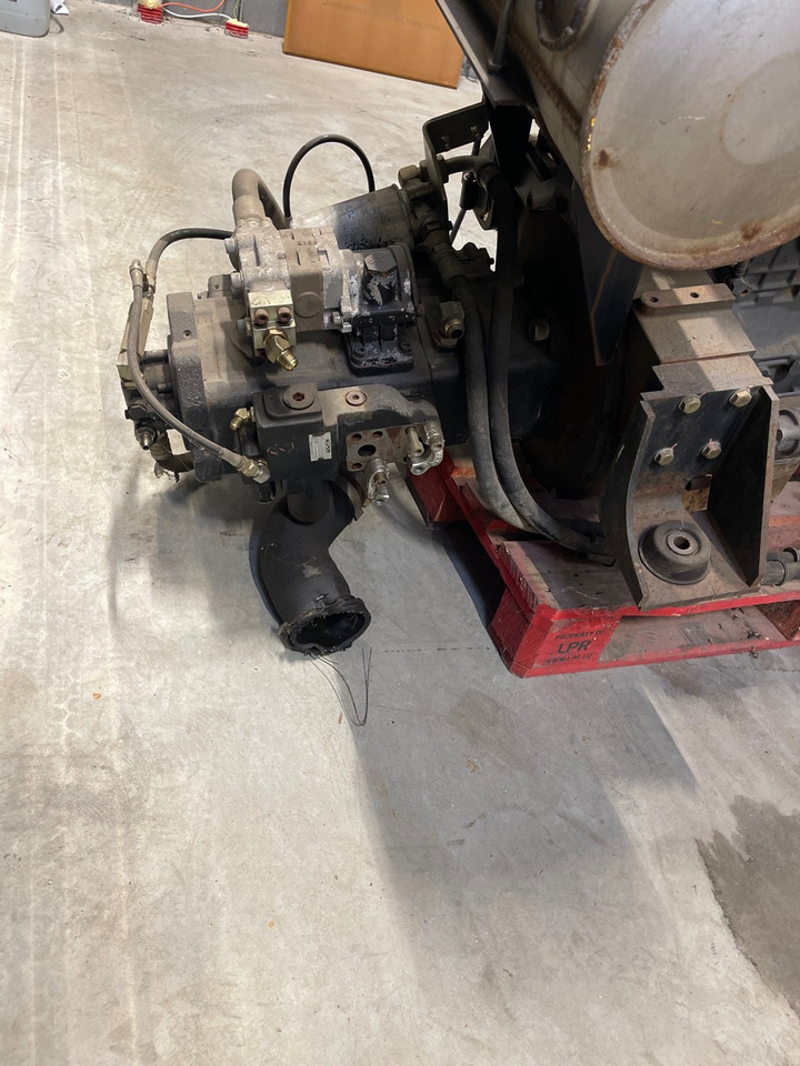NEW HOLLAND 667TA EEE MOTOR F4HE - Motori për Kamioni: foto 1 NEW HOLLAND 667TA EEE MOTOR F4HE - Motori për Kamioni: foto 1