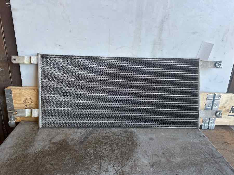 SCANIA A/C CONDENSER 2543257 - Sistemi i ftohjes për Kamioni: foto 1 SCANIA A/C CONDENSER 2543257 - Sistemi i ftohjes për Kamioni: foto 1