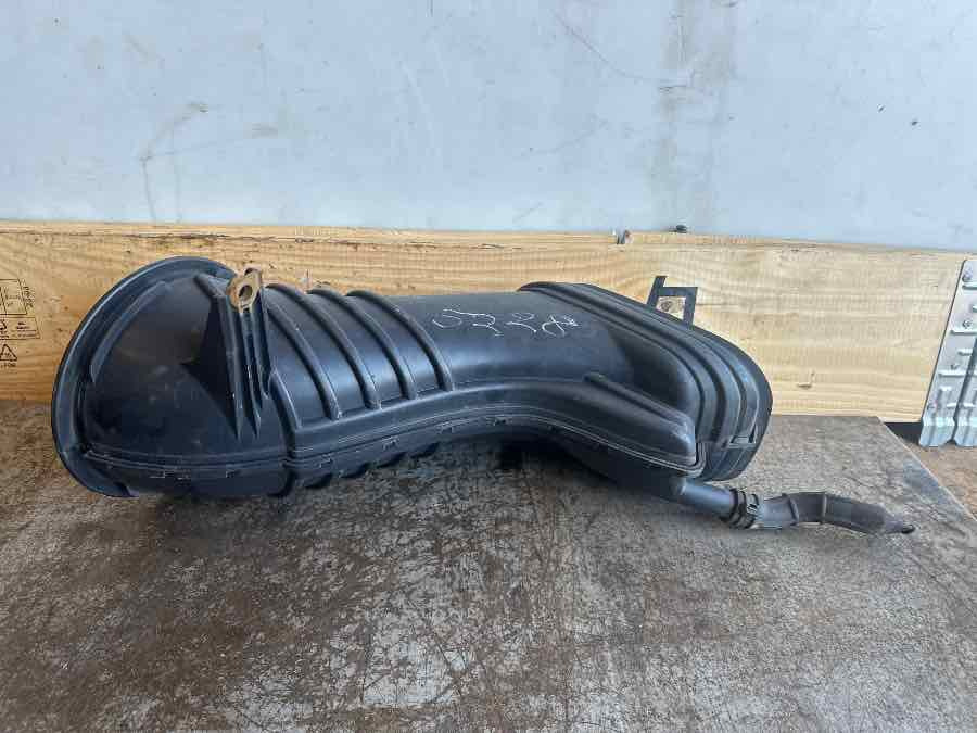 SCANIA AIR INTAKE 2363458 - Tubi i marrjes së ajrit për Kamioni: foto 1 SCANIA AIR INTAKE 2363458 - Tubi i marrjes së ajrit për Kamioni: foto 1