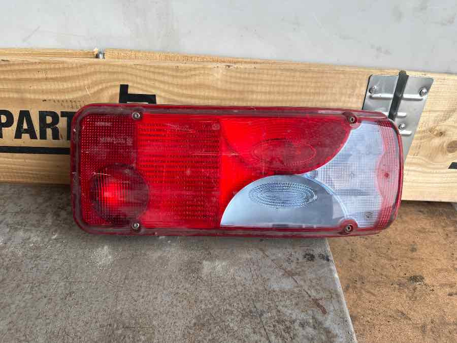 SCANIA REAR LAMP 2129987 - Dritat/ Ndriçimi për Kamioni: foto 1 SCANIA REAR LAMP 2129987 - Dritat/ Ndriçimi për Kamioni: foto 1