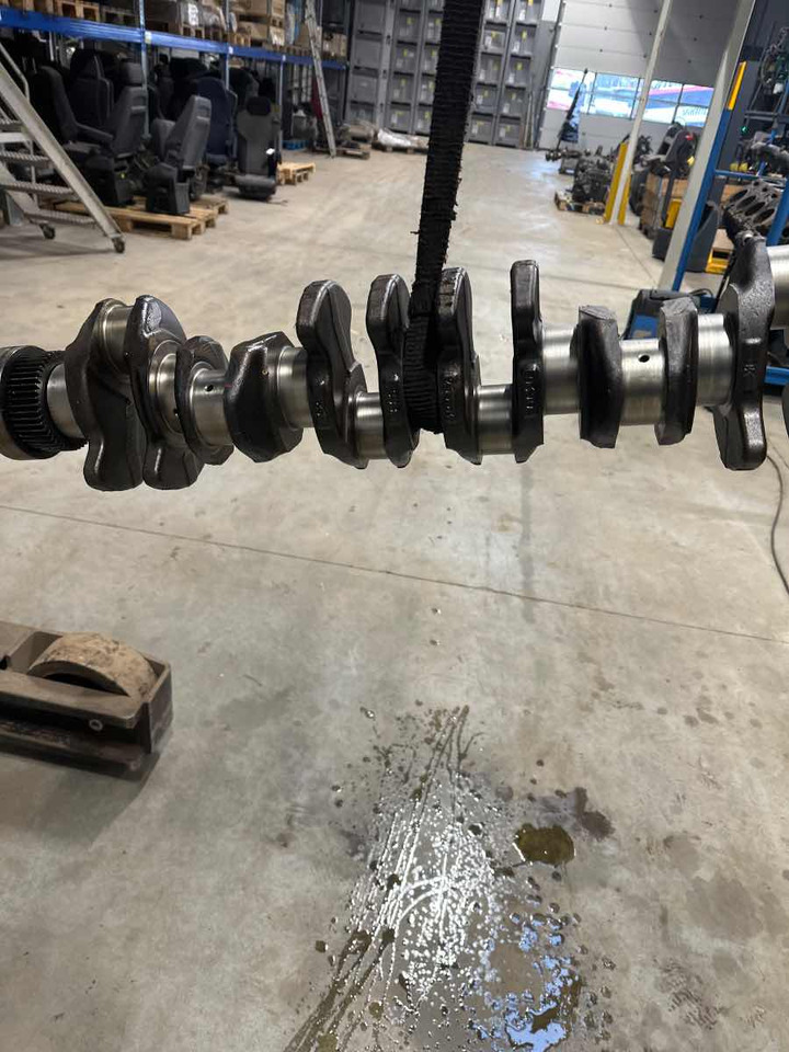 VOLVO D7 CRANKSHAFT 20898081 - Motori dhe pjesë këmbimi për Kamioni: foto 2 VOLVO D7 CRANKSHAFT 20898081 - Motori dhe pjesë këmbimi për Kamioni: foto 2