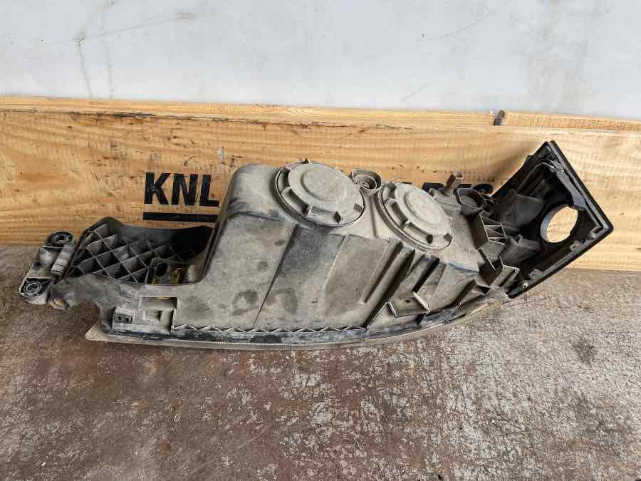 VOLVO FOG LAMP 22332592 RH - Dritat/ Ndriçimi për Kamioni: foto 2 VOLVO FOG LAMP 22332592 RH - Dritat/ Ndriçimi për Kamioni: foto 2