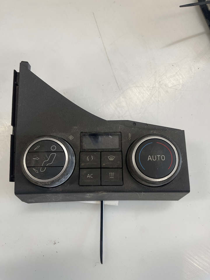 VOLVO HEAT ECU 22130999 - Paneli i aparateve për Kamioni: foto 2 VOLVO HEAT ECU 22130999 - Paneli i aparateve për Kamioni: foto 2