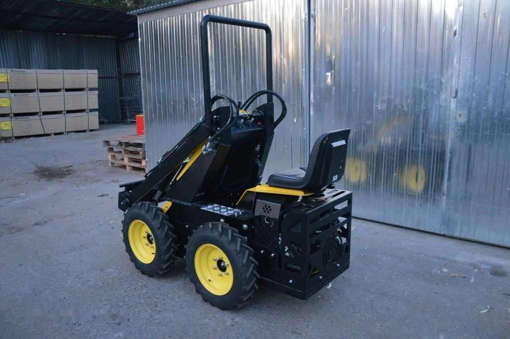 Tur Poland Miniradlader Miniloader Mini hoflader TUR N 520 - Mini fadrom: foto 4 Tur Poland Miniradlader Miniloader Mini hoflader TUR N 520 - Mini fadrom: foto 4