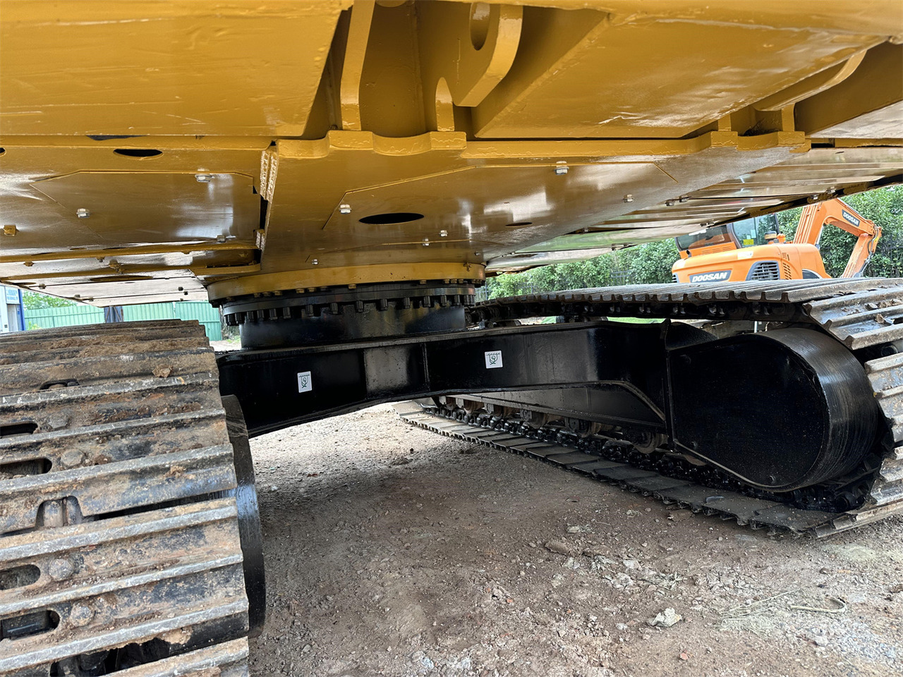 Ekskavator me zinxhirë CAT 320DL: foto 9