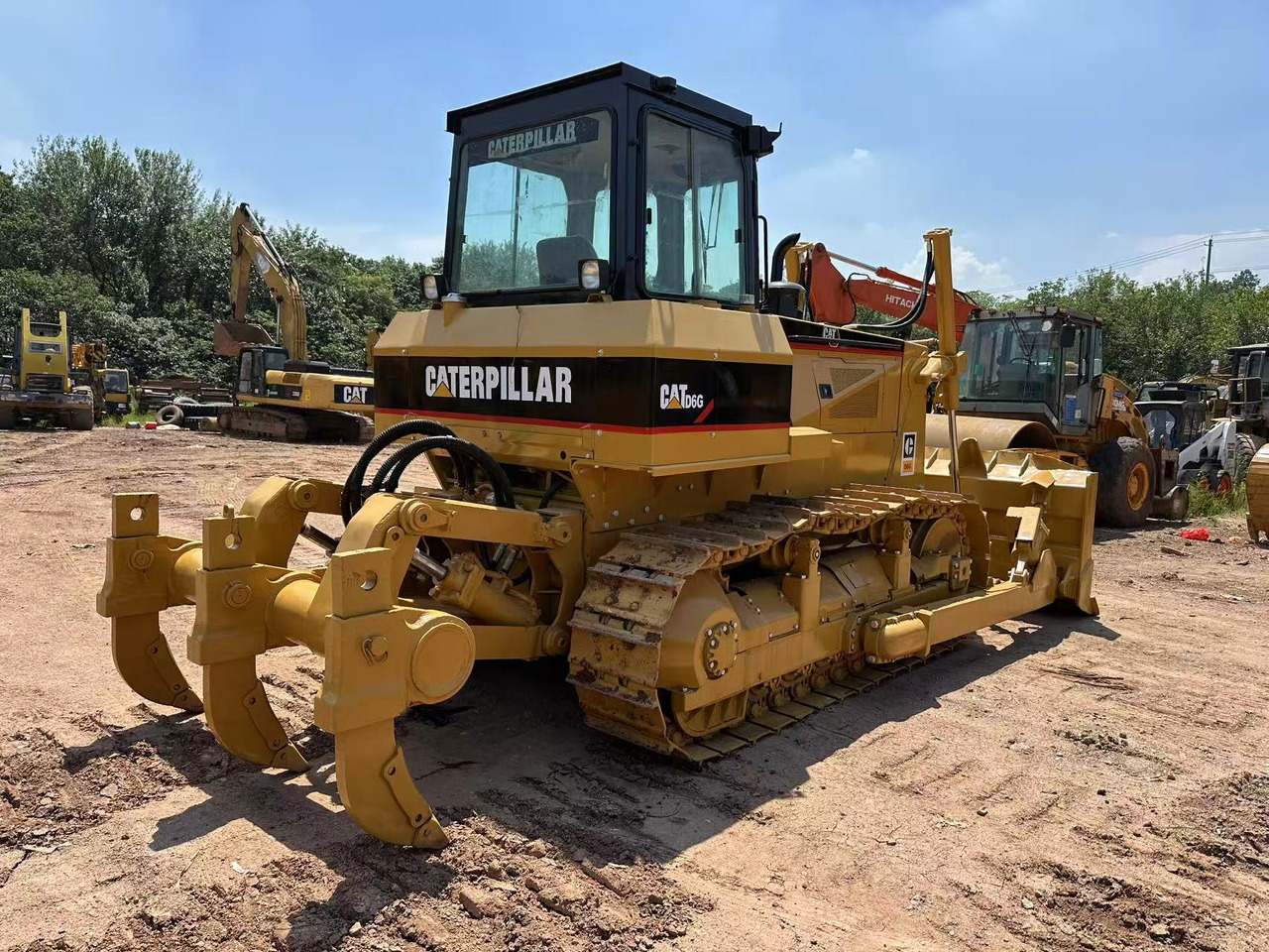CAT D6G bulldozer - Buldozer: foto 1 CAT D6G bulldozer - Buldozer: foto 1