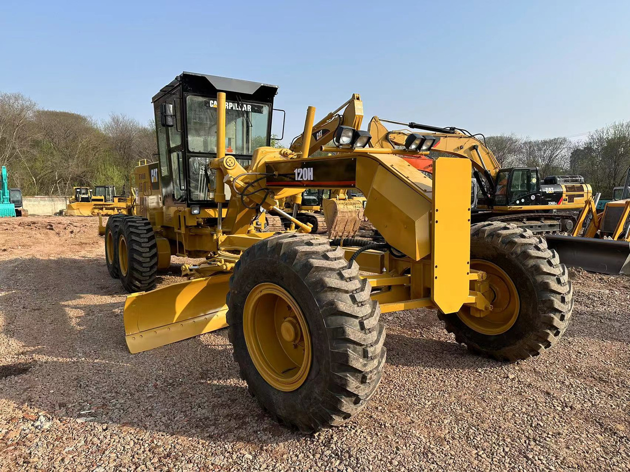 CATERPILLAR 120H - Makinë niveluese: foto 2 CATERPILLAR 120H - Makinë niveluese: foto 2