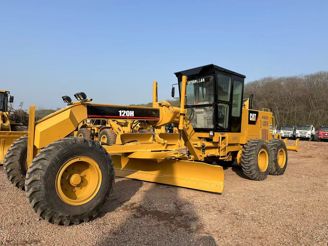 CATERPILLAR 120H motor grader - Makinë niveluese: foto 2 CATERPILLAR 120H motor grader - Makinë niveluese: foto 2