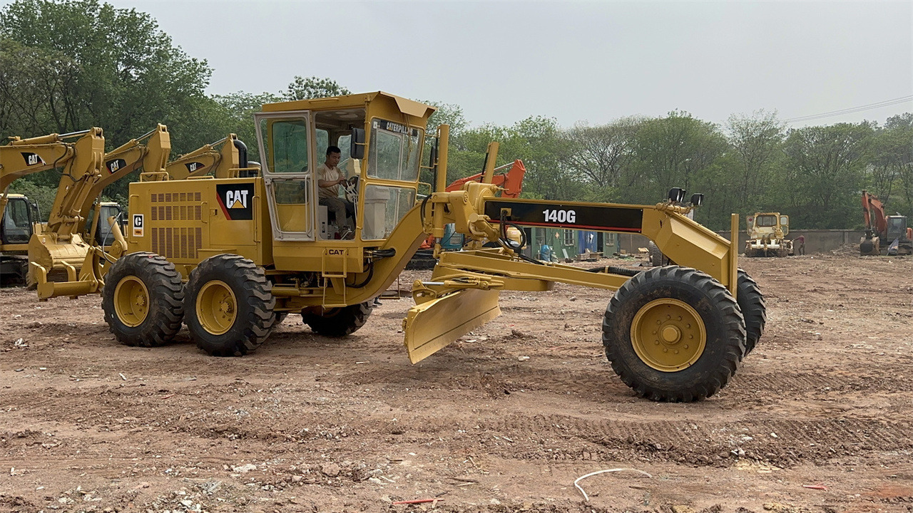 CATERPILLAR 140G - Makinë niveluese: foto 3 CATERPILLAR 140G - Makinë niveluese: foto 3