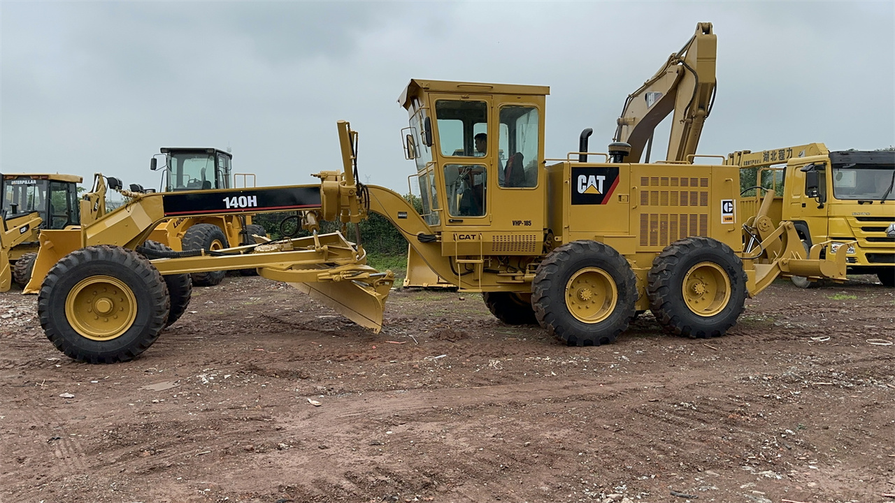 CATERPILLAR 140H - Makinë niveluese: foto 2 CATERPILLAR 140H - Makinë niveluese: foto 2