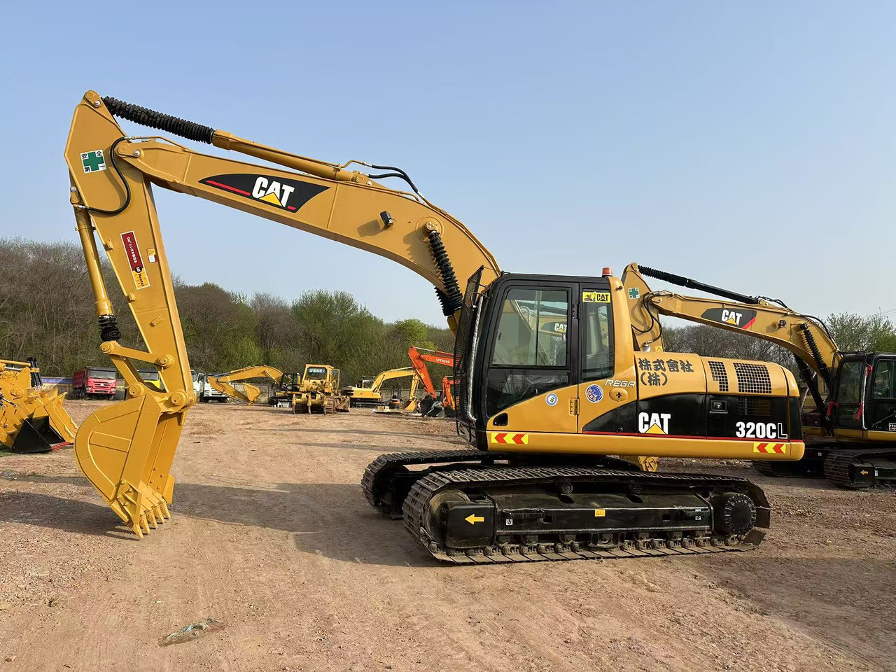 CATERPILLAR 320C - Ekskavator me zinxhirë: foto 1 CATERPILLAR 320C - Ekskavator me zinxhirë: foto 1
