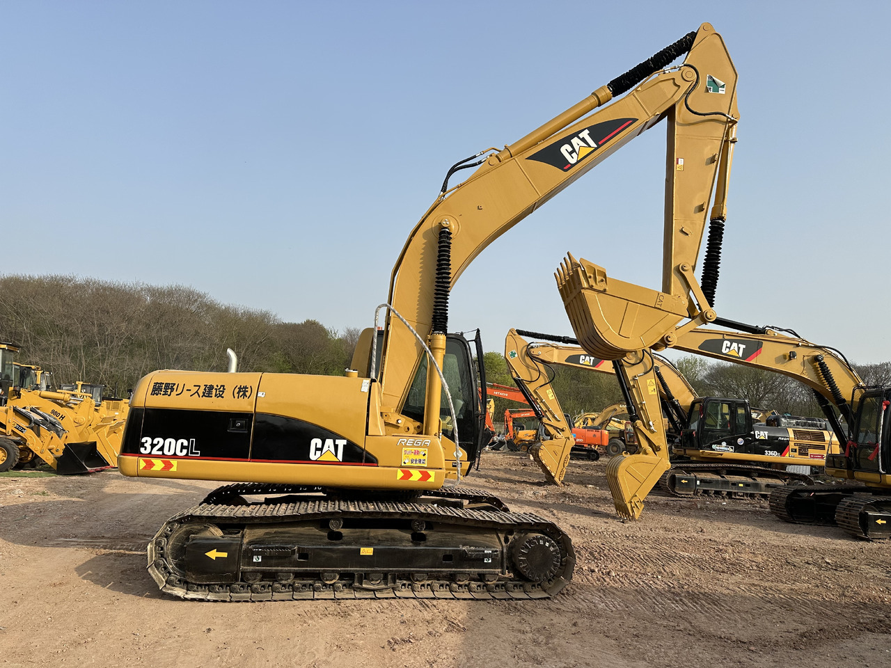 CATERPILLAR 320C - Ekskavator me zinxhirë: foto 1 CATERPILLAR 320C - Ekskavator me zinxhirë: foto 1