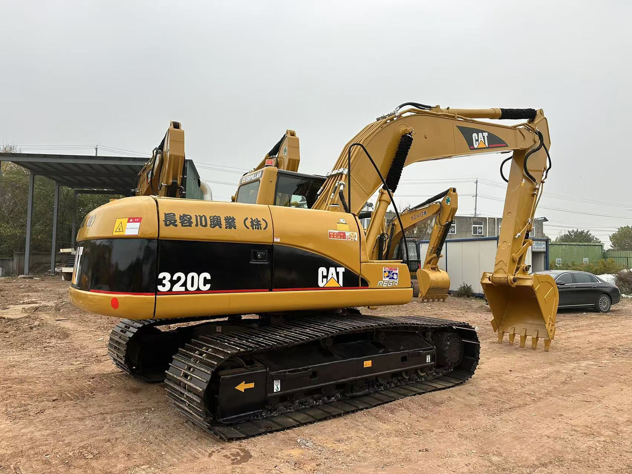 CATERPILLAR 320C - Ekskavator me zinxhirë: foto 2 CATERPILLAR 320C - Ekskavator me zinxhirë: foto 2