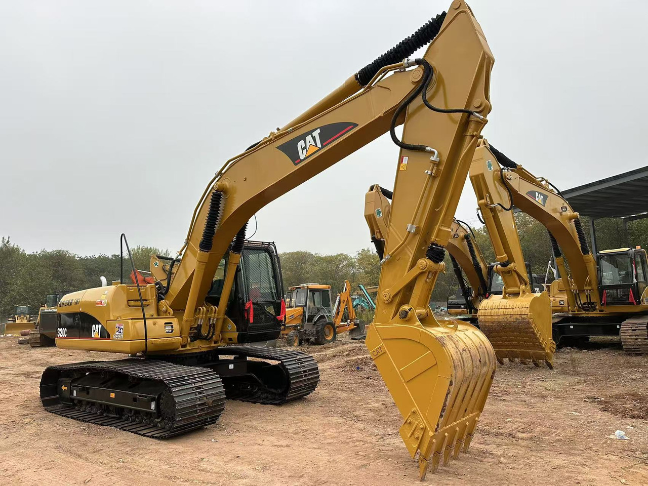 CATERPILLAR 320CL - Ekskavator me zinxhirë: foto 3 CATERPILLAR 320CL - Ekskavator me zinxhirë: foto 3