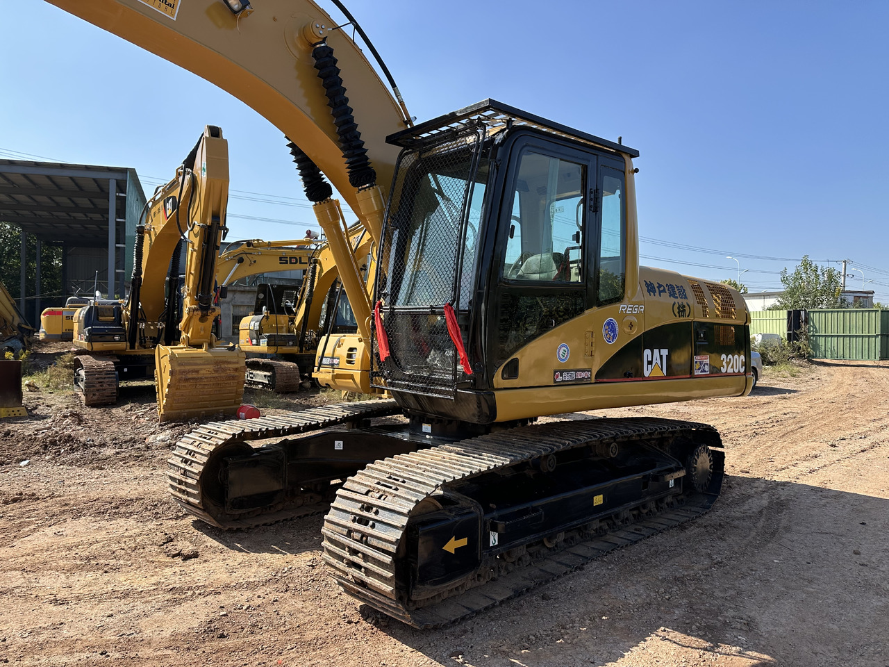 CATERPILLAR 320CL - Ekskavator me zinxhirë: foto 2 CATERPILLAR 320CL - Ekskavator me zinxhirë: foto 2