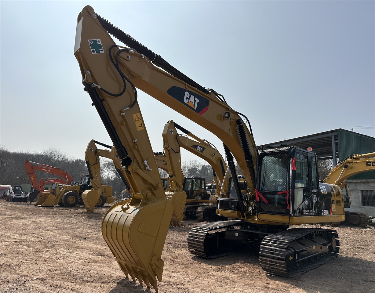 CATERPILLAR 320D2L - Ekskavator me zinxhirë: foto 5 CATERPILLAR 320D2L - Ekskavator me zinxhirë: foto 5