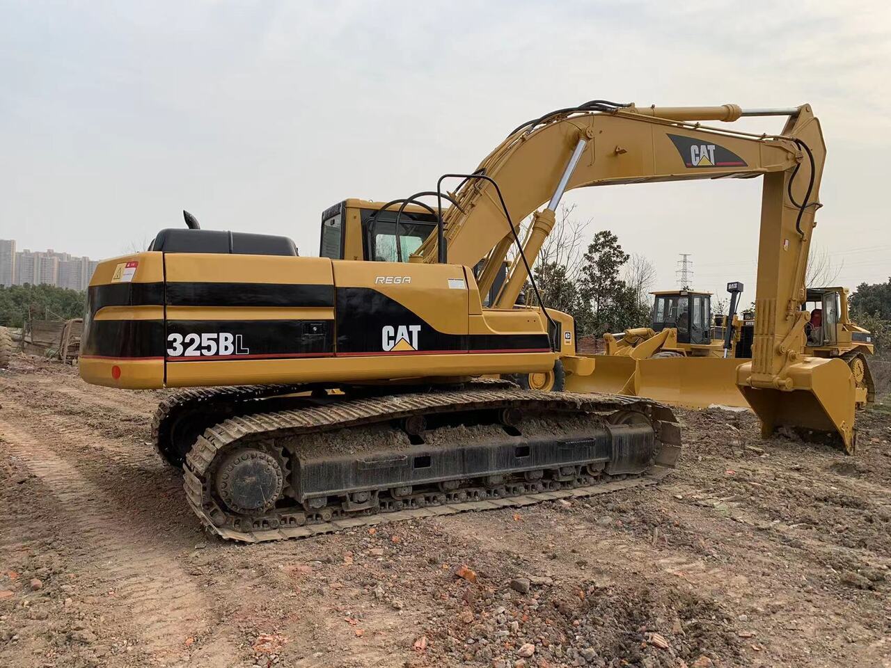 CATERPILLAR 325BL - Ekskavator: foto 1 CATERPILLAR 325BL - Ekskavator: foto 1