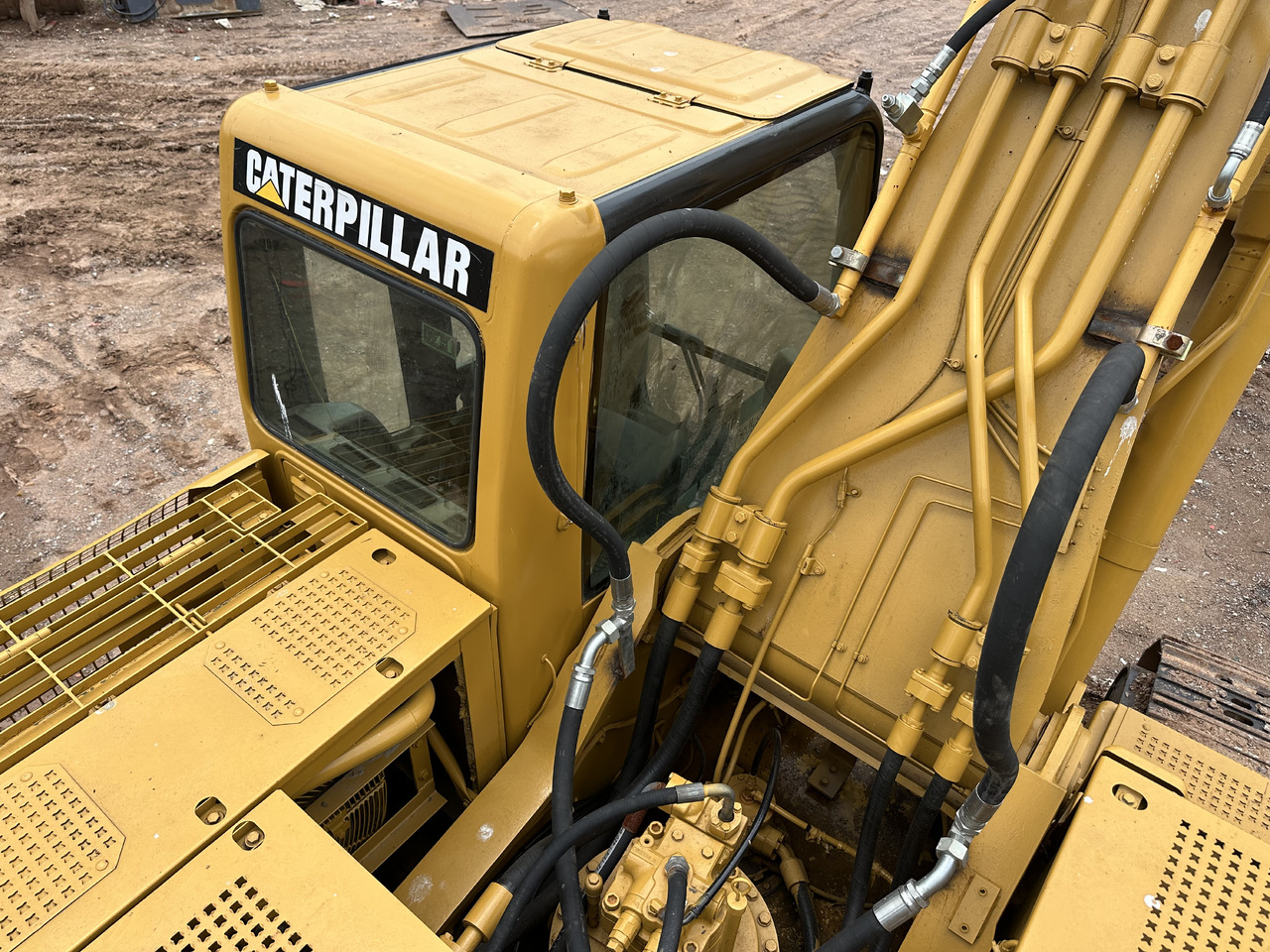 Ekskavator CATERPILLAR 330CL: foto 9