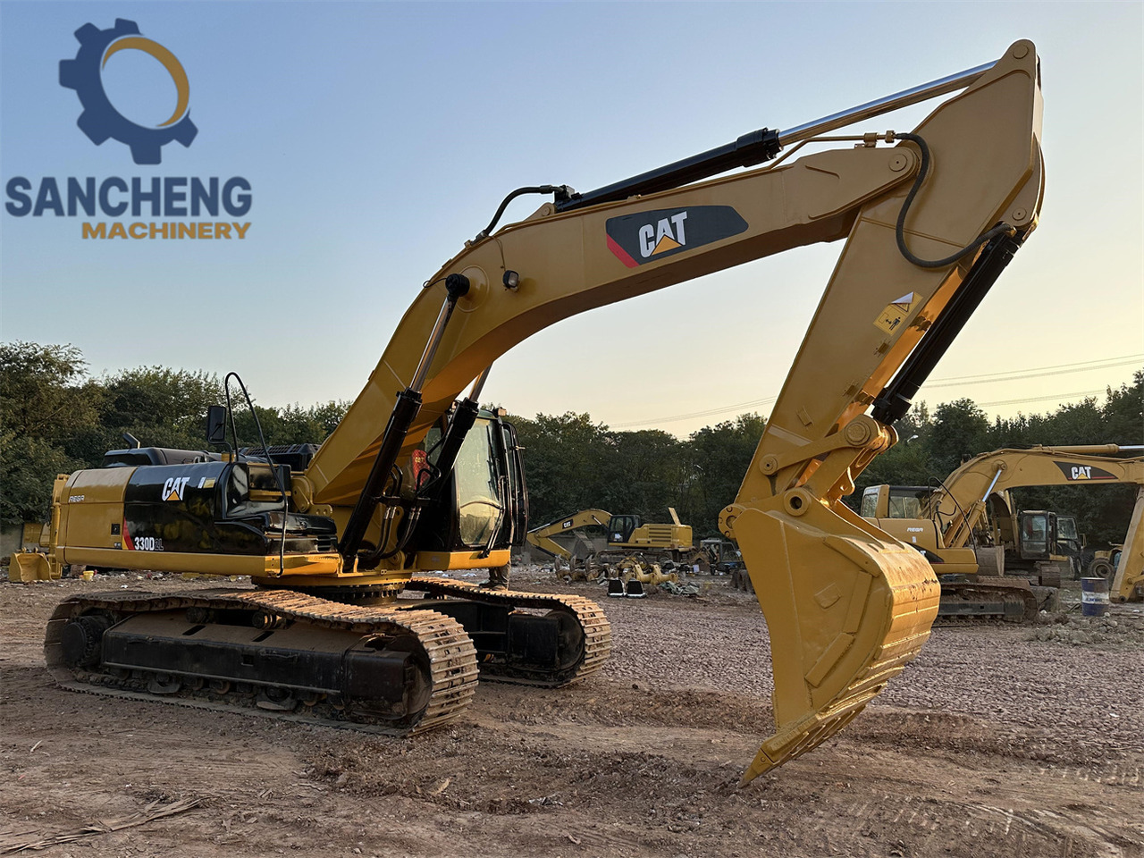 Ekskavator me zinxhirë CATERPILLAR 330D2L: foto 10