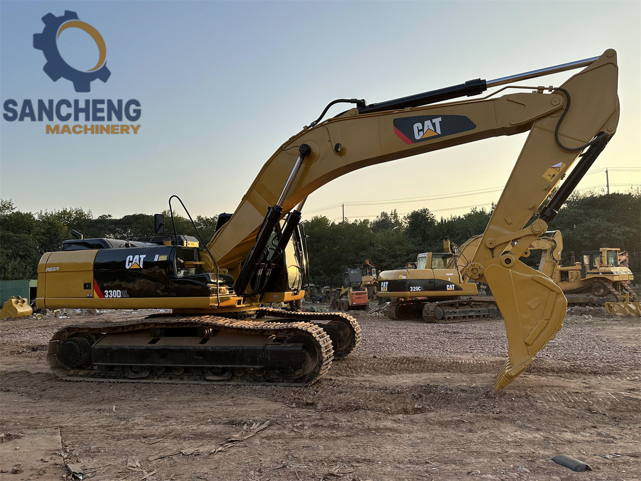 Ekskavator me zinxhirë CATERPILLAR 330D2L: foto 11