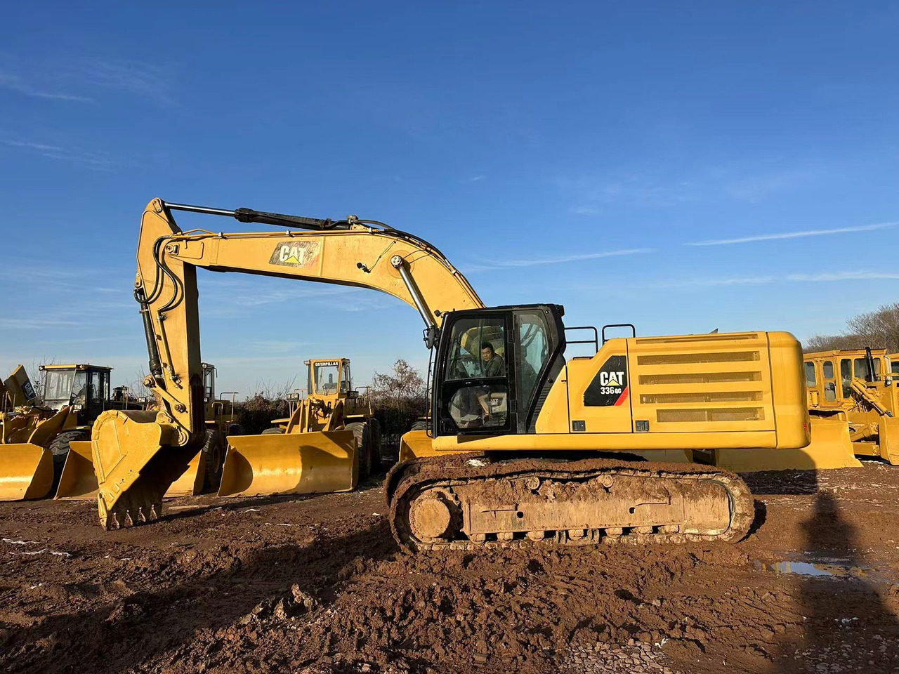 Ekskavator CATERPILLAR 336GC: foto 1