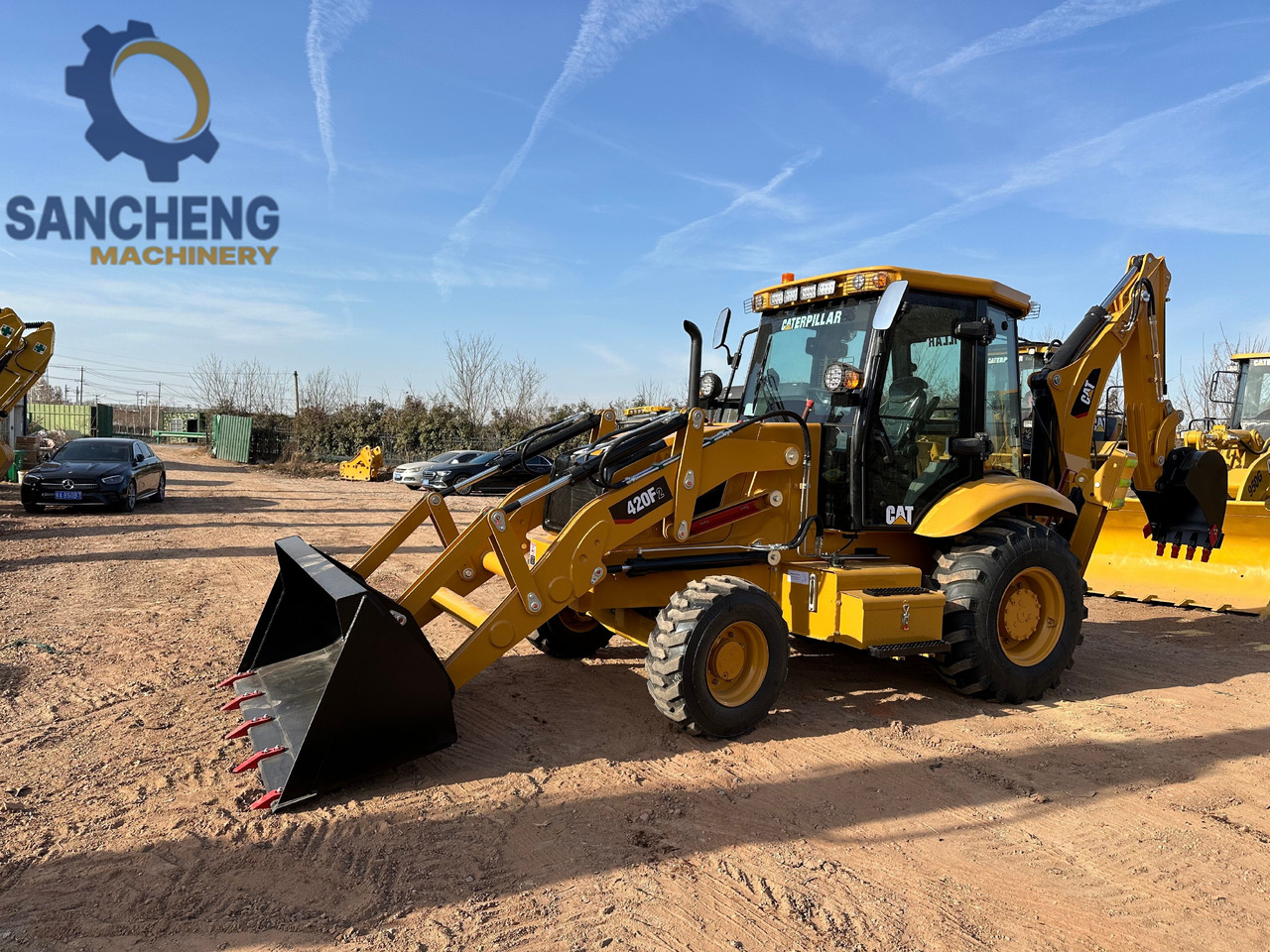 CATERPILLAR 420F2 - Fadromë me shkarkim nga prapa: foto 5 CATERPILLAR 420F2 - Fadromë me shkarkim nga prapa: foto 5
