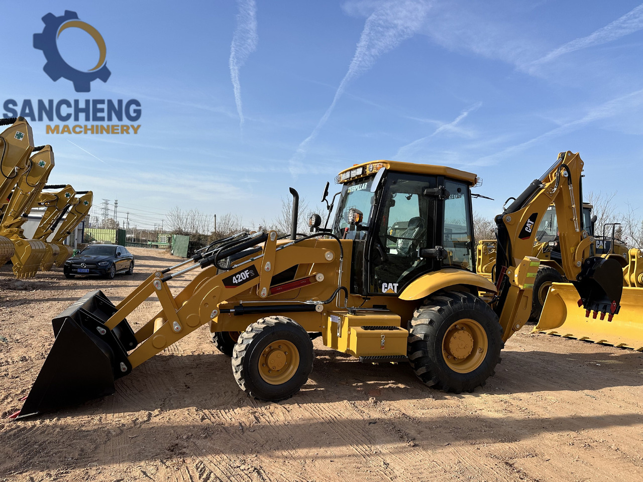 CATERPILLAR 420F2 - Fadromë me shkarkim nga prapa: foto 1 CATERPILLAR 420F2 - Fadromë me shkarkim nga prapa: foto 1
