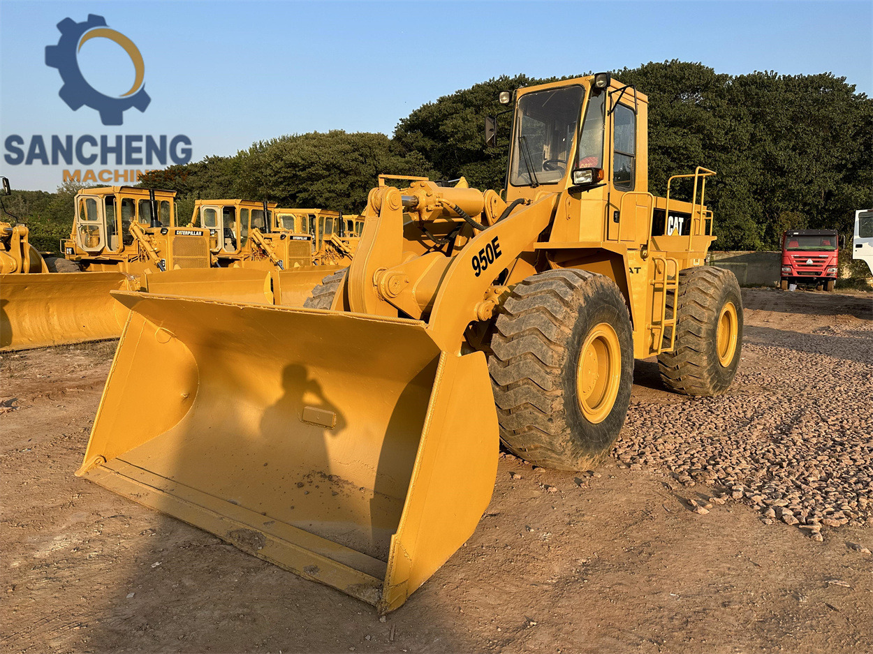 CATERPILLAR 950E - Fadrom me goma: foto 2 CATERPILLAR 950E - Fadrom me goma: foto 2
