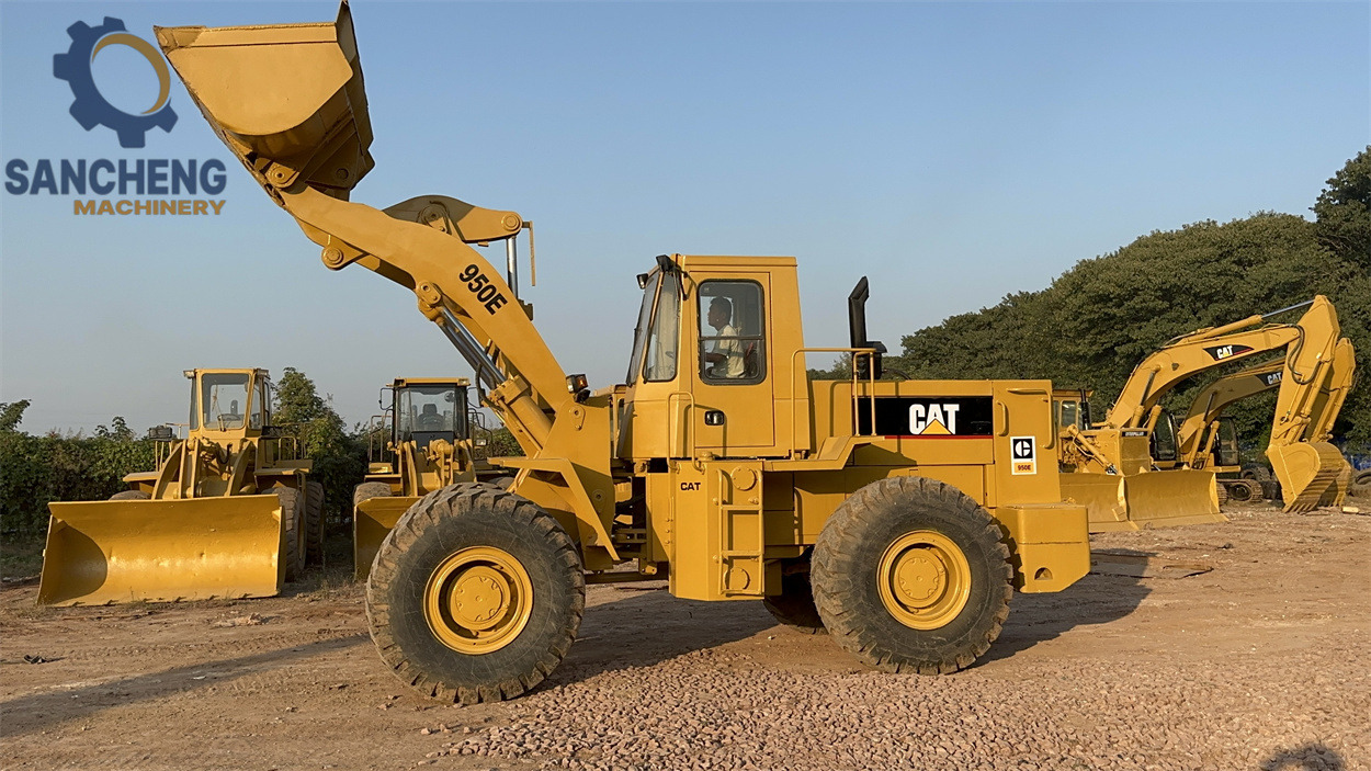 CATERPILLAR 950E - Fadrom me goma: foto 2 CATERPILLAR 950E - Fadrom me goma: foto 2